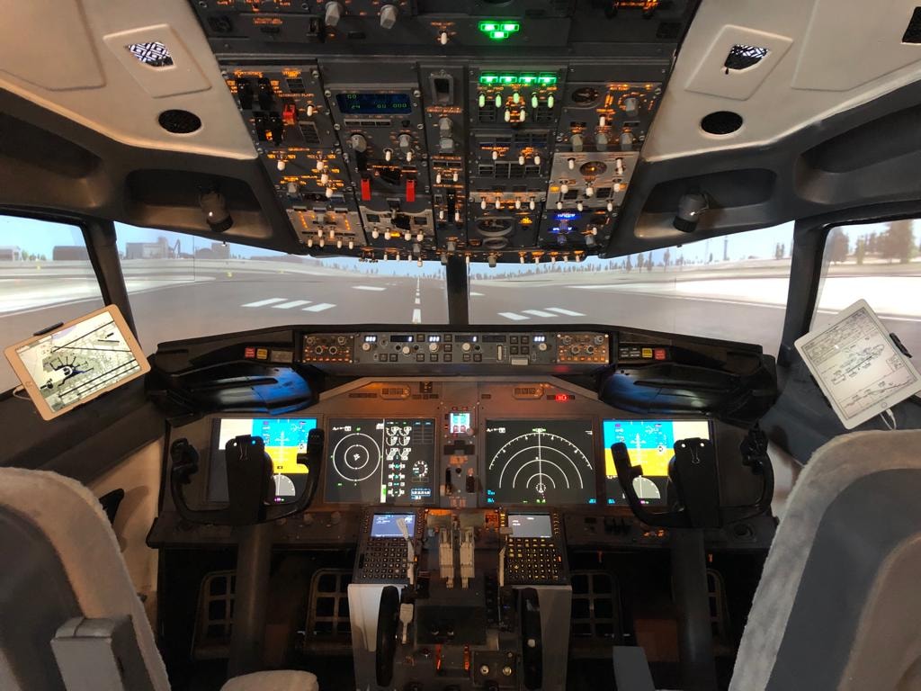 Airline cockpit training simulator